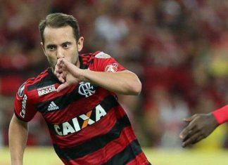 Everton Ribeiro comanda vitória sobre Emelec e Flamengo avança na Libertadores