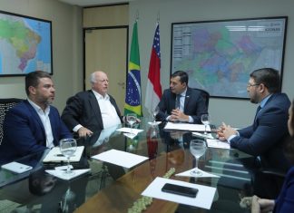 Wilson Lima destaca reforma administrativa durante palestra de Jorge Gerdau, que reuniu secretários e empresários