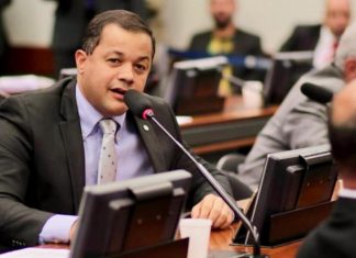 Deputado Delegado Pablo é denunciado por desvio