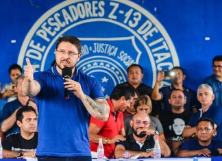 Vice-governador Carlos Almeida reúne com 2 mil pescadores e anuncia fábrica de gelo